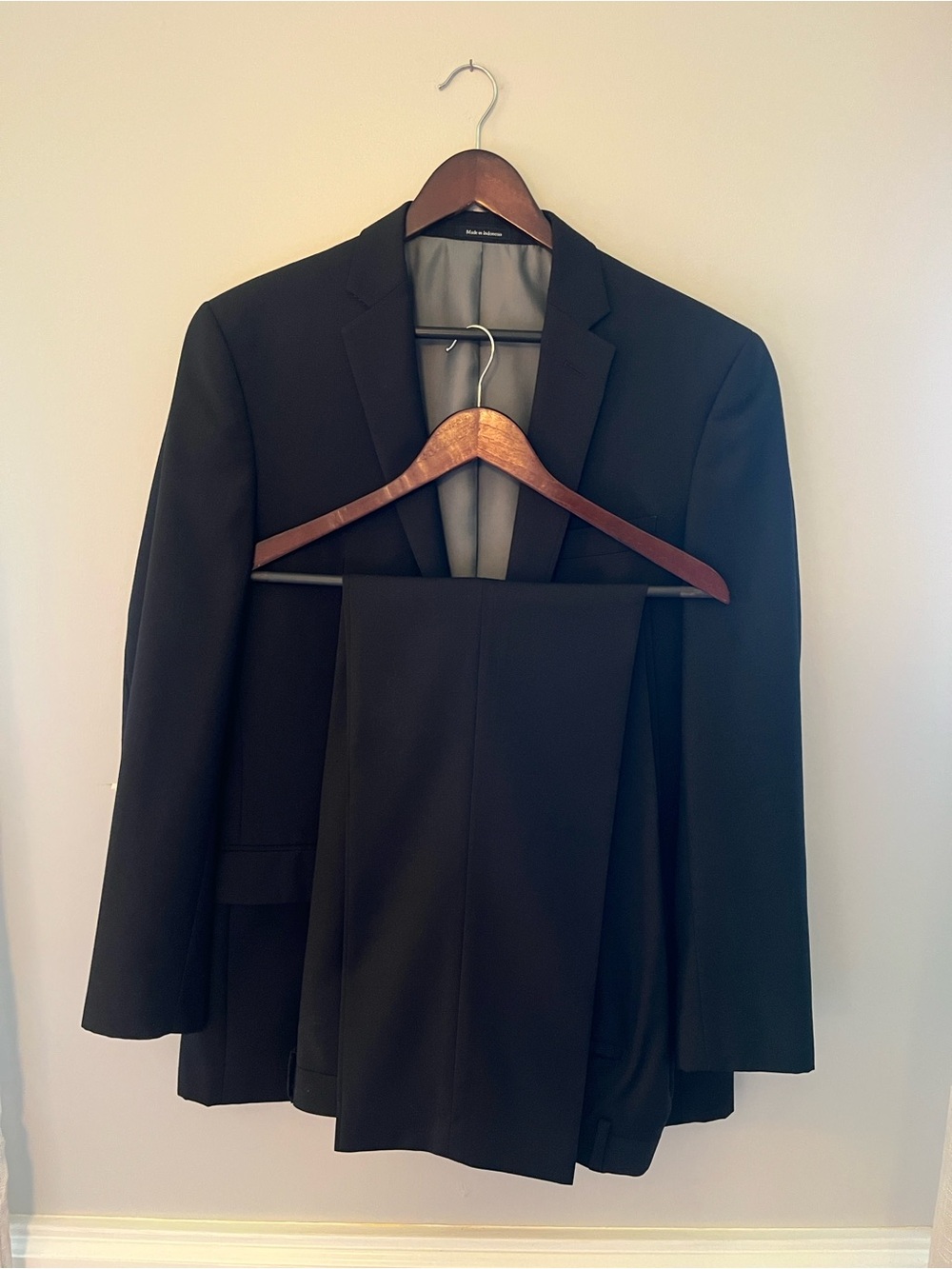Men's Black Two-Piece Suit - Classic Tailored Blazer & Trousers